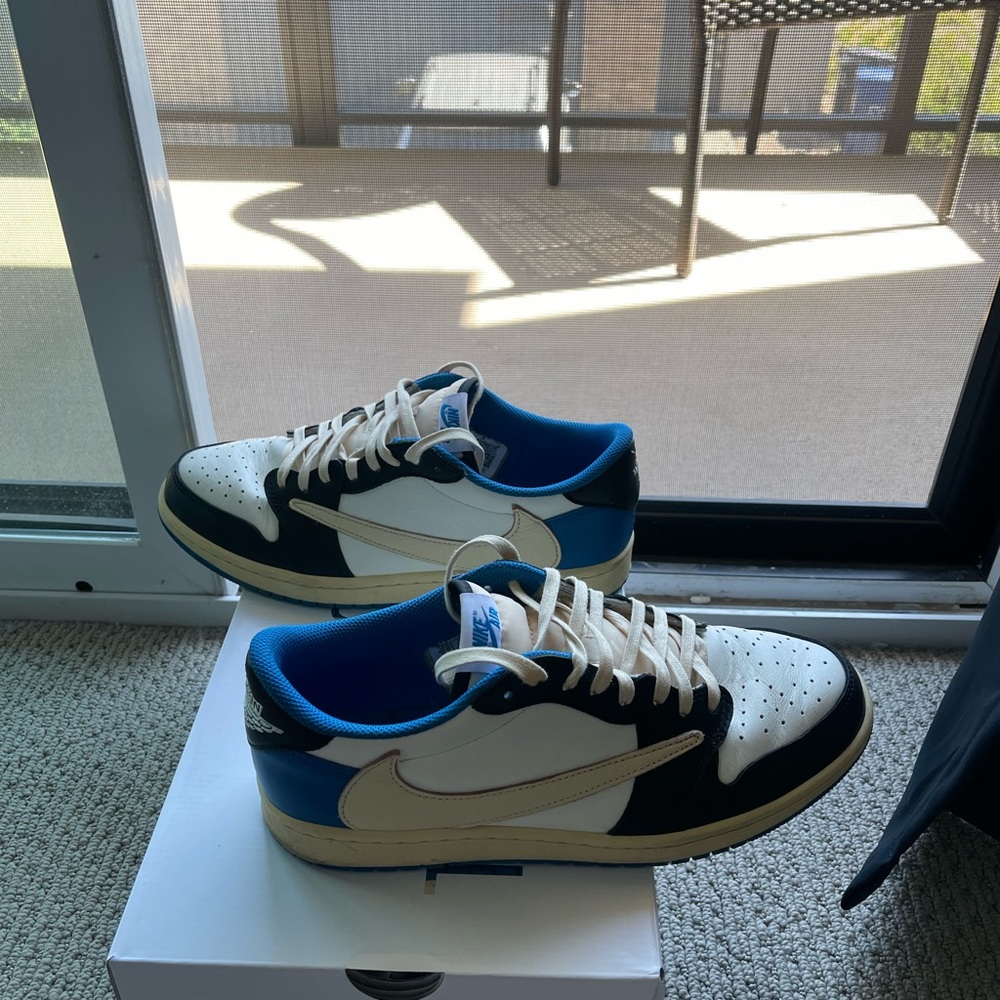 Jordan 1 Retro Low Fragment Design x Travis Scott size 11.5